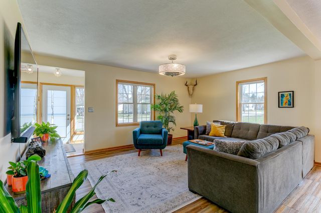 373 Locust Street S, Prescott, WI 54021