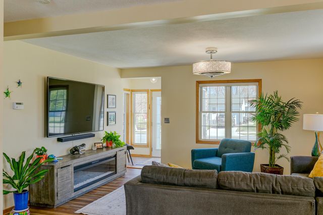 373 Locust Street S, Prescott, WI 54021