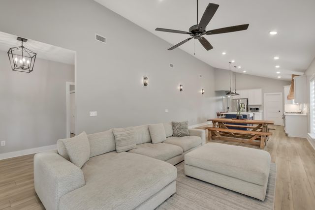 1006 W Lloyd Street, Pensacola, FL 32501