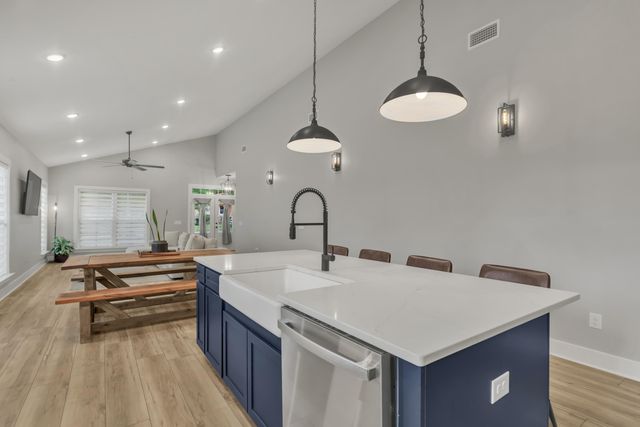 1006 W Lloyd Street, Pensacola, FL 32501