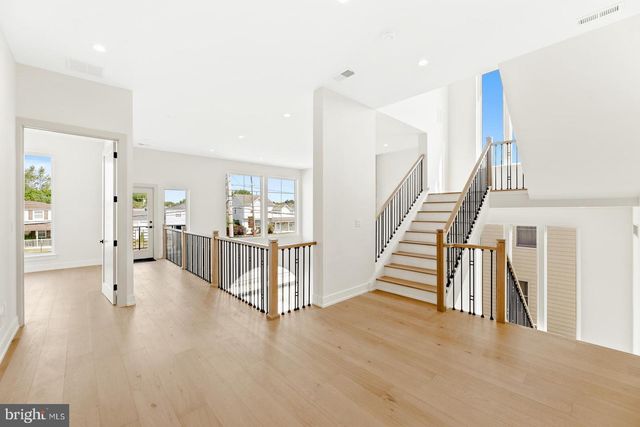 9741 KREWSTOWN RD, Philadelphia, PA 19115