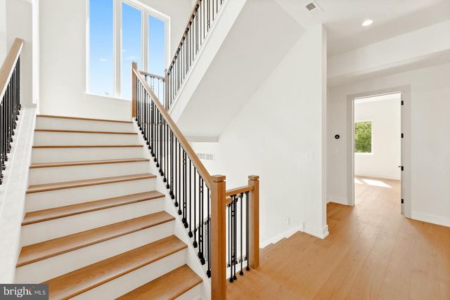 9741 KREWSTOWN RD, Philadelphia, PA 19115