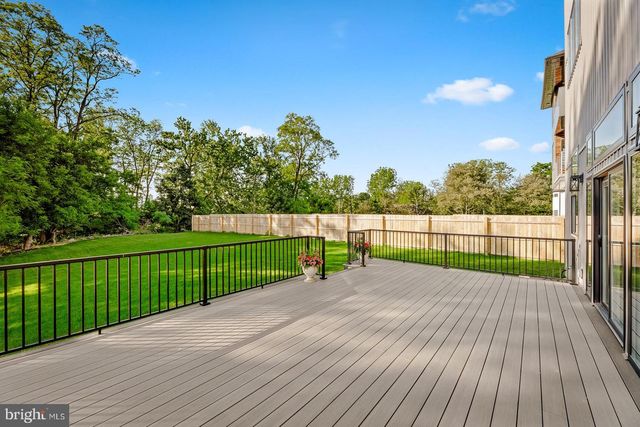 9741 KREWSTOWN RD, Philadelphia, PA 19115