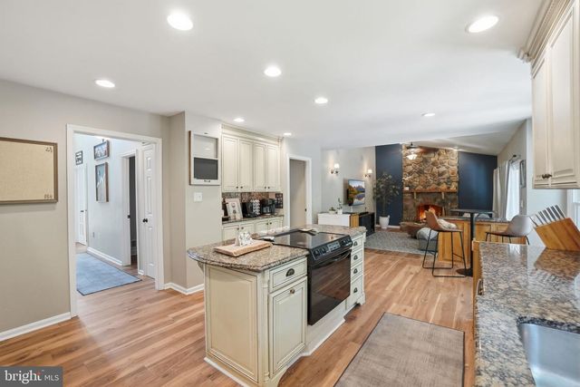 13986 DANCING TWIG DR, Gainesville, VA 20155