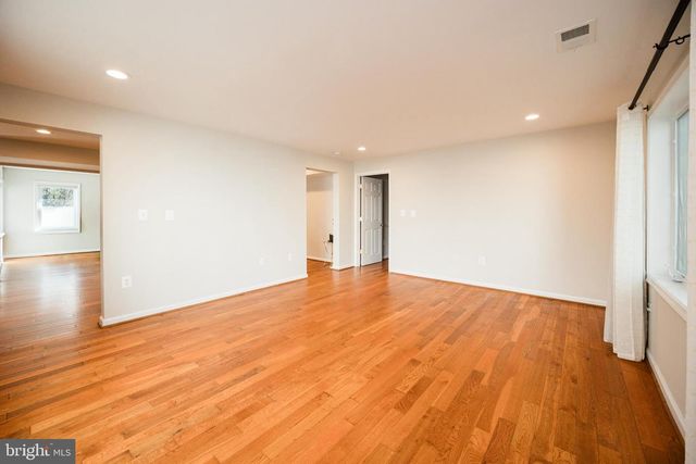 9720 FIVE OAKS RD, Fairfax, VA 22031