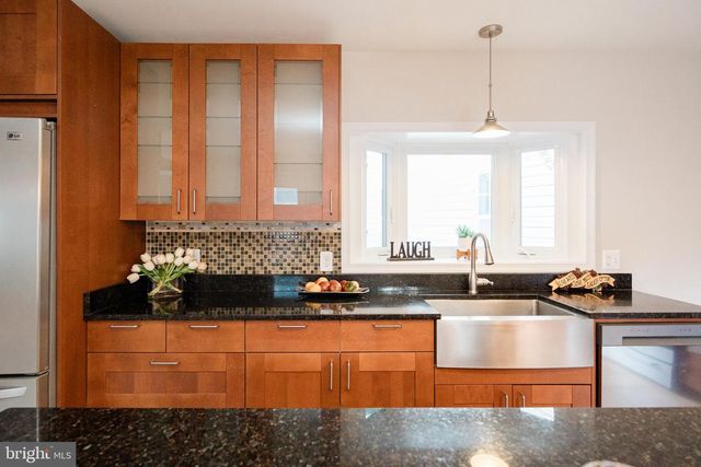 9720 FIVE OAKS RD, Fairfax, VA 22031