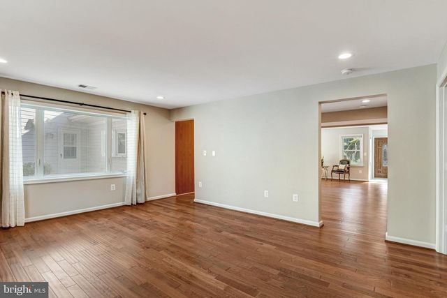 9720 FIVE OAKS RD, Fairfax, VA 22031