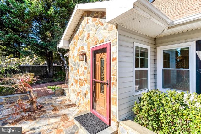 9720 FIVE OAKS RD, Fairfax, VA 22031