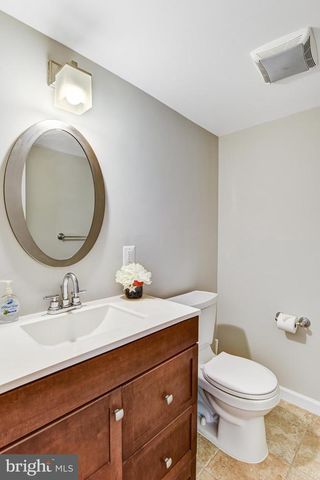 9720 FIVE OAKS RD, Fairfax, VA 22031