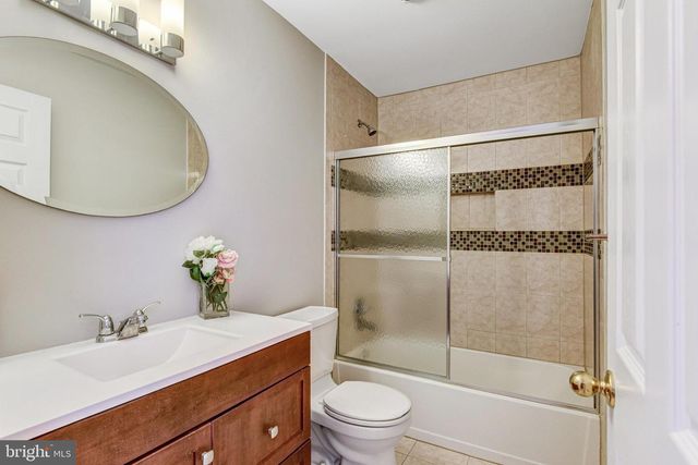 9720 FIVE OAKS RD, Fairfax, VA 22031