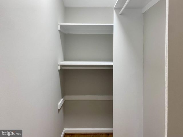 9720 FIVE OAKS RD, Fairfax, VA 22031