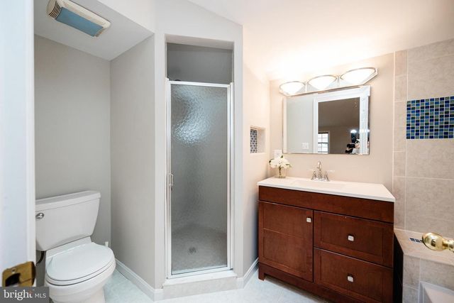 9720 FIVE OAKS RD, Fairfax, VA 22031