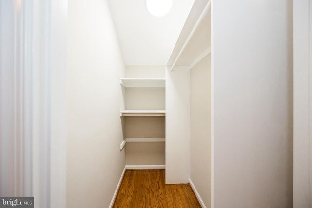 9720 FIVE OAKS RD, Fairfax, VA 22031