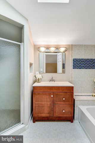 9720 FIVE OAKS RD, Fairfax, VA 22031