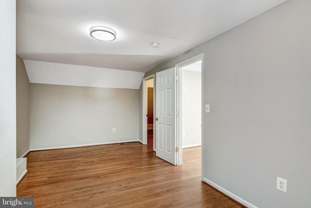 9720 FIVE OAKS RD, Fairfax, VA 22031