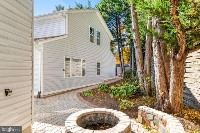 9720 FIVE OAKS RD, Fairfax, VA 22031