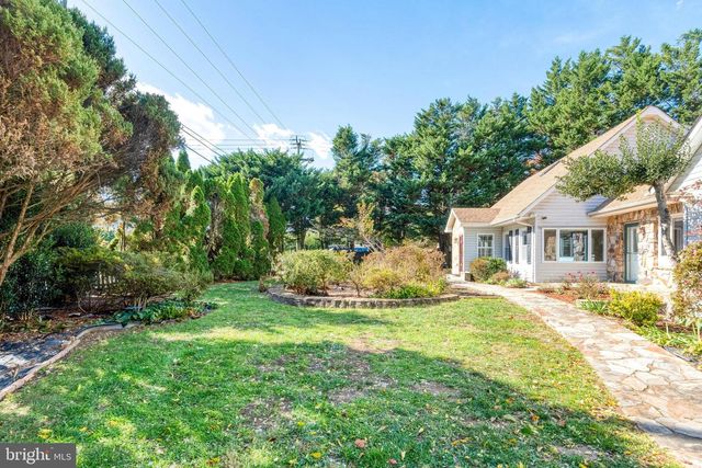 9720 FIVE OAKS RD, Fairfax, VA 22031