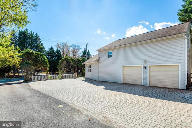 9720 FIVE OAKS RD, Fairfax, VA 22031