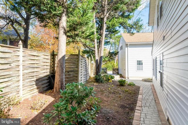 9720 FIVE OAKS RD, Fairfax, VA 22031