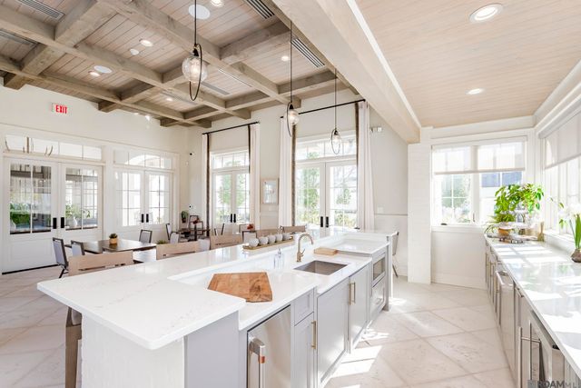 1725 Rue De Grand, Baton Rouge, LA 70808