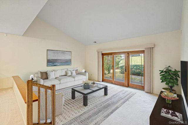 118 Estate Drive, Jericho, NY 11753