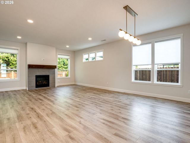 8208 Ne 168th Ave, Vancouver, WA 98682