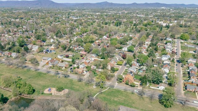 1928 Warrington RD, Roanoke, VA 24015