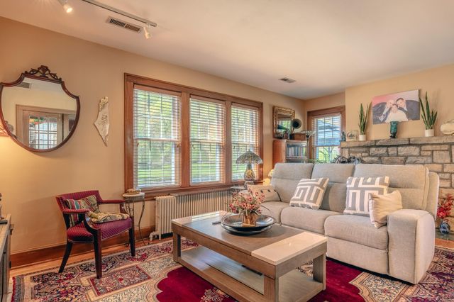1928 Warrington RD, Roanoke, VA 24015
