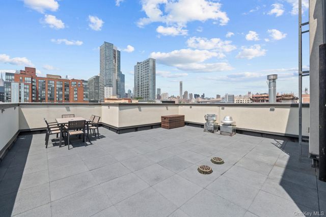 46-40 Vernon Boulevard 3B, Long Island City, NY 11101
