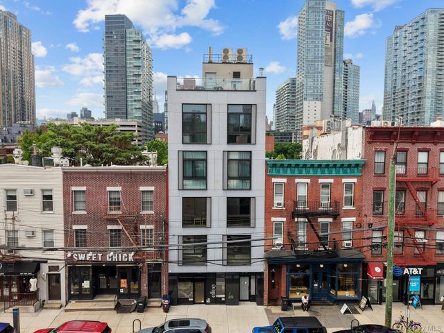46-40 Vernon Boulevard 3B, Long Island City, NY 11101