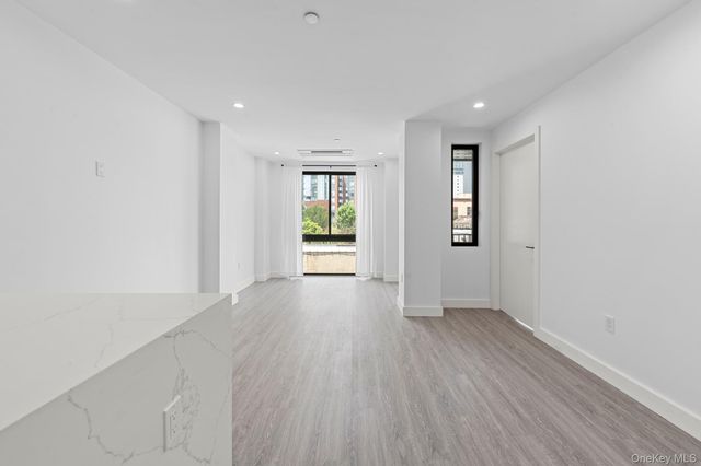 46-40 Vernon Boulevard 3B, Long Island City, NY 11101