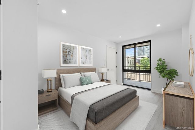 46-40 Vernon Boulevard 3B, Long Island City, NY 11101