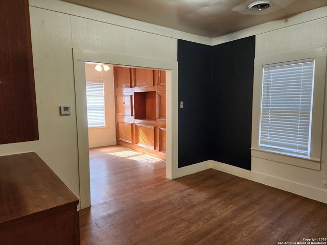 519 TOPEKA BLVD, San Antonio, TX 78210