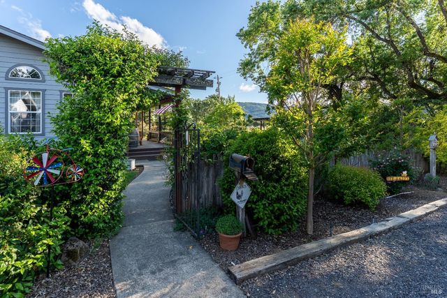 1991 Fern Canyon Rd, Ukiah, CA 95482