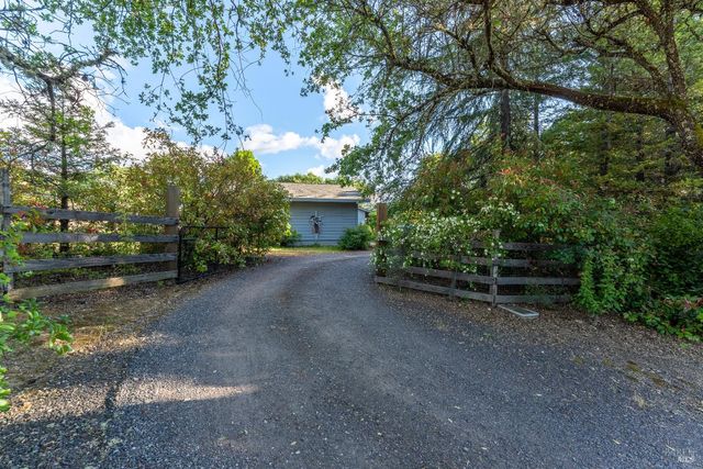 1991 Fern Canyon Rd, Ukiah, CA 95482
