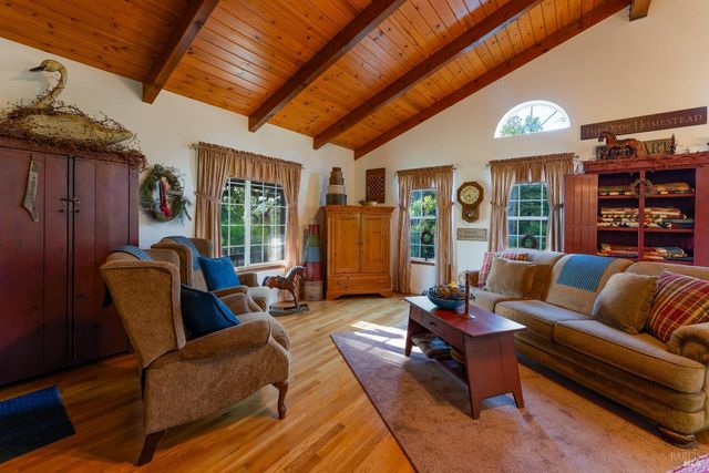 1991 Fern Canyon Rd, Ukiah, CA 95482