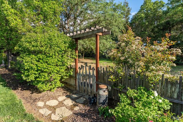 1991 Fern Canyon Rd, Ukiah, CA 95482