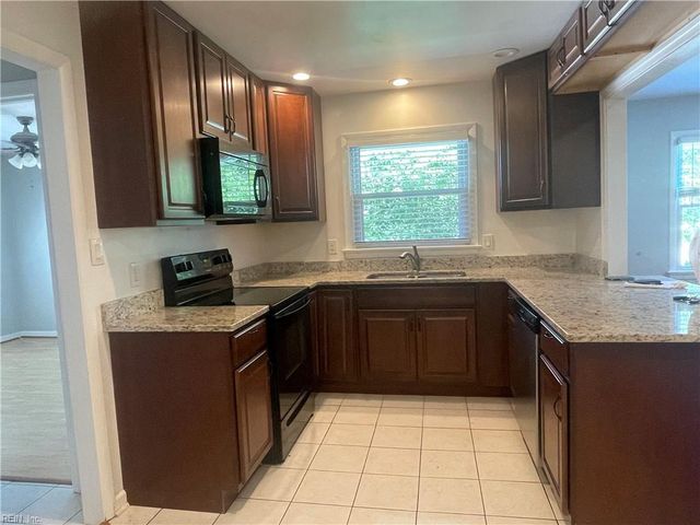 6 Julia TER, Newport News, VA 23608