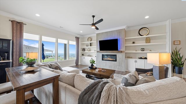 2284 S Alaska St, Kennewick, WA 99338