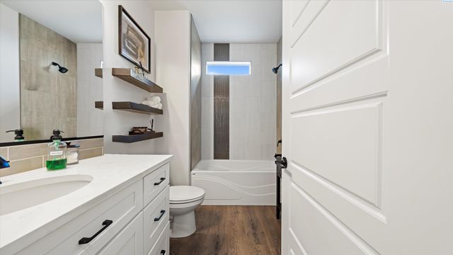 2284 S Alaska St, Kennewick, WA 99338