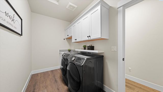 2284 S Alaska St, Kennewick, WA 99338