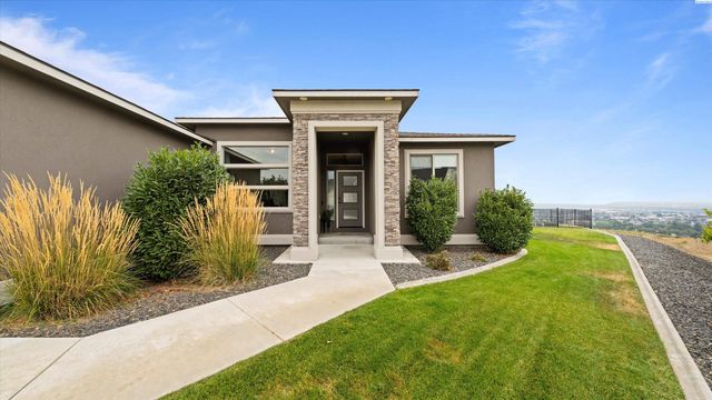2284 S Alaska St, Kennewick, WA 99338