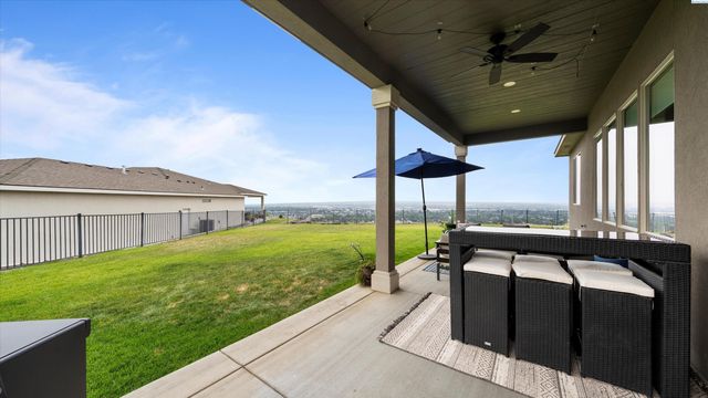 2284 S Alaska St, Kennewick, WA 99338