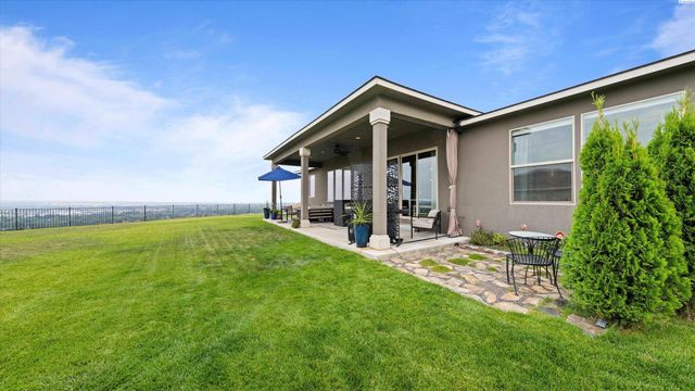 2284 S Alaska St, Kennewick, WA 99338