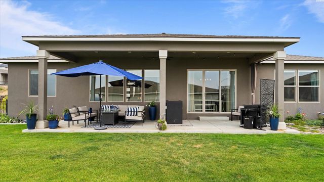 2284 S Alaska St, Kennewick, WA 99338