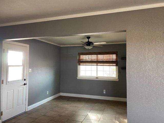 11430 E Saginaw Avenue, Selma, CA 93662