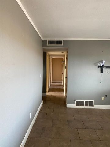 11430 E Saginaw Avenue, Selma, CA 93662