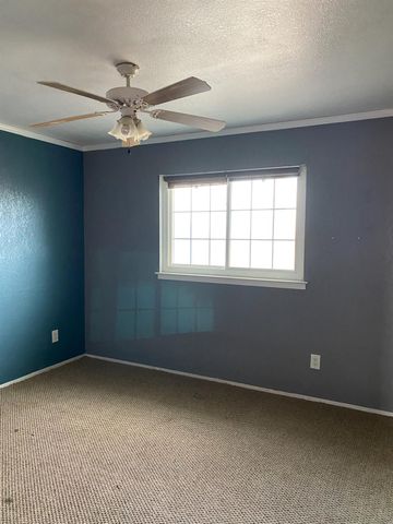 11430 E Saginaw Avenue, Selma, CA 93662