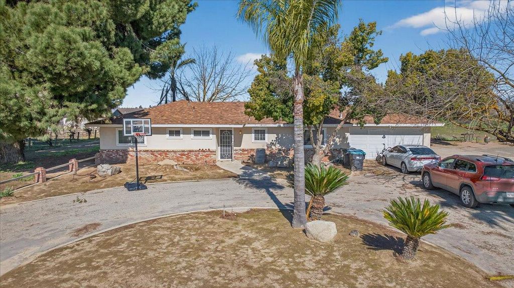 Image 10 of property listing at 11430 E Saginaw Avenue, Selma, CA 93662