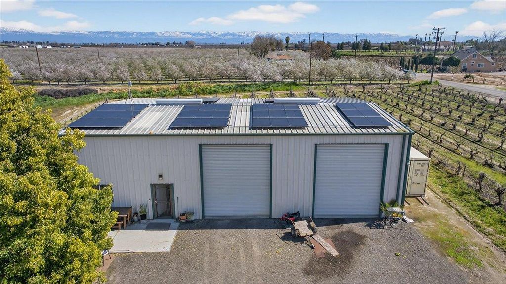 Image 14 of property listing at 11430 E Saginaw Avenue, Selma, CA 93662